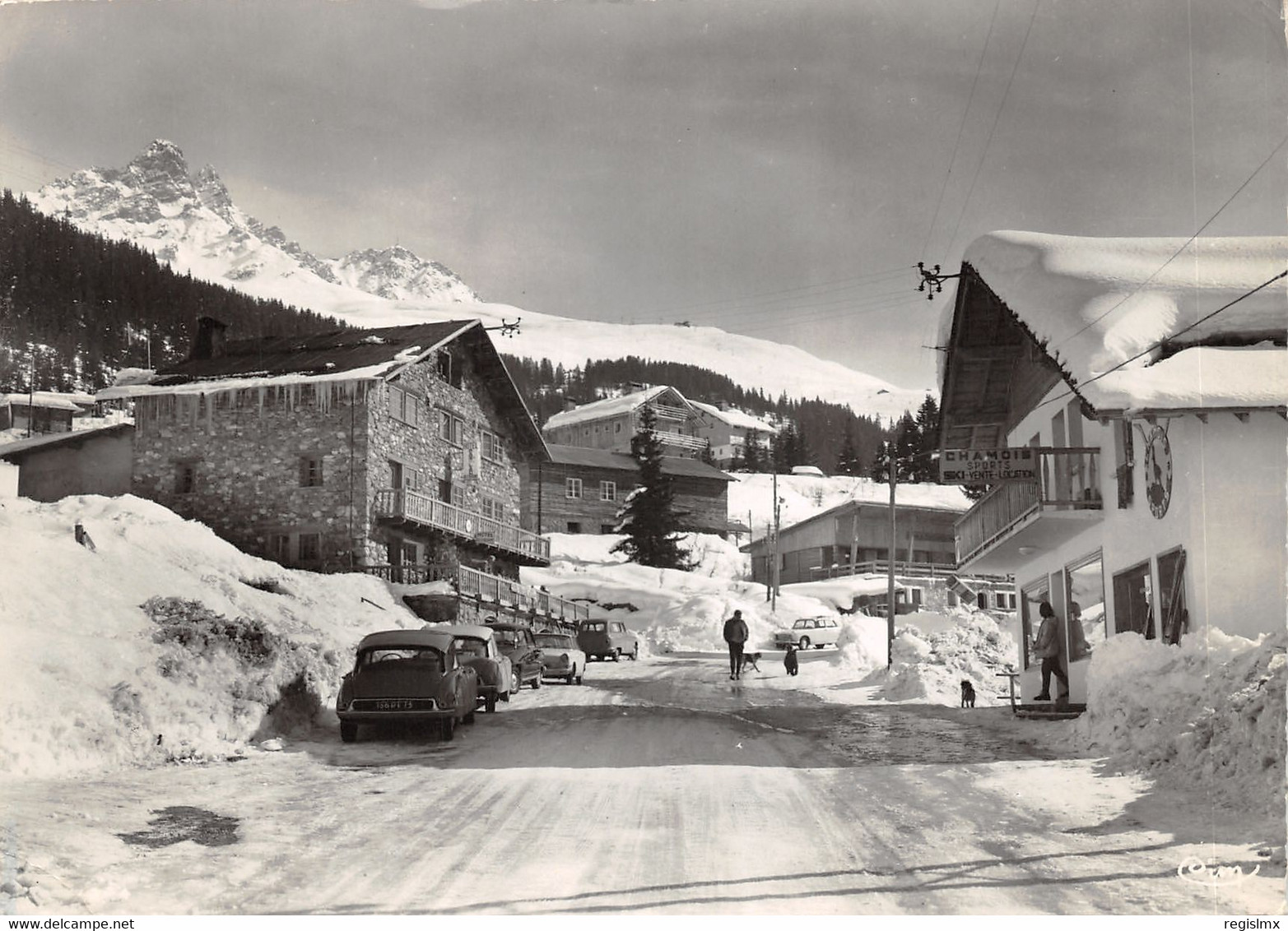 A History of the Three Valleys Ski Area - Chalet Floralie